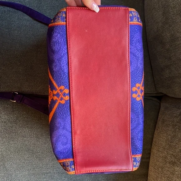 Her Universe Disney Aladdin Magic Carpet Purse - Picture 8 of 8
